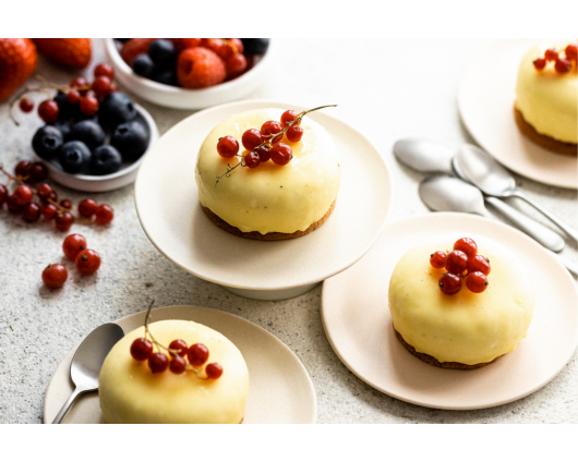 Mini entremets fruits rouge, chocolat blanc et Galettes de Pont-Aven® Traou Mad®